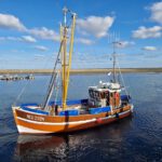 Siele, Fischkutter und Ozeanriesen